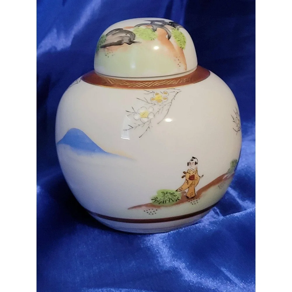 Midcentury Kutani Porcelain Ginger Jar Gold Accents Hand-painted Japan